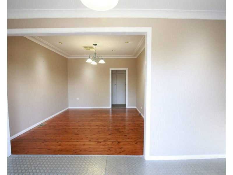 212 Lake Albert Road, Kooringal NSW 2650