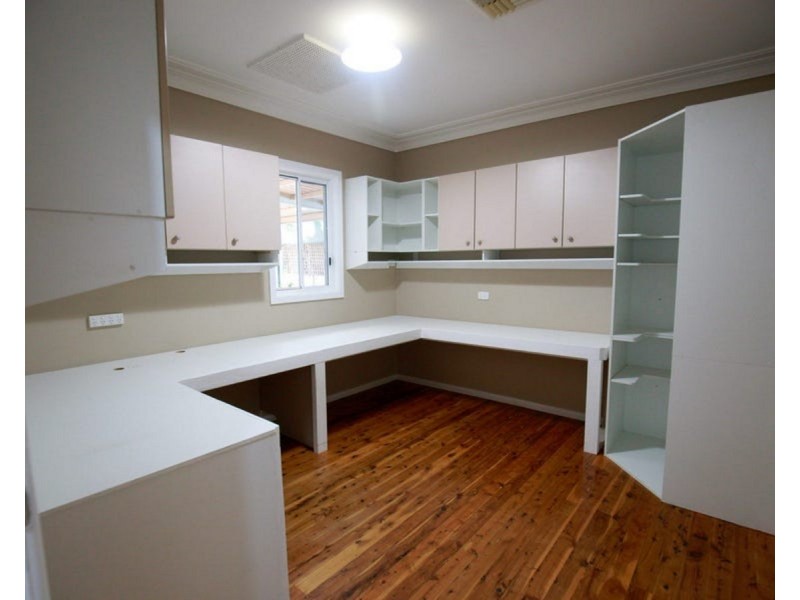 212 Lake Albert Road, Kooringal NSW 2650