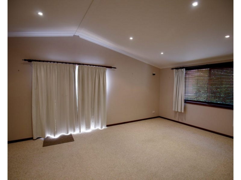 212 Lake Albert Road, Kooringal NSW 2650