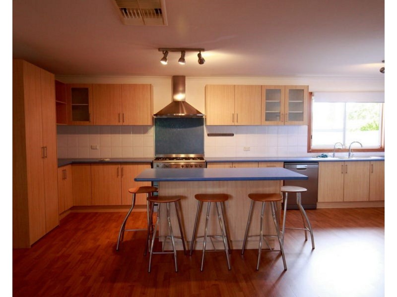 212 Lake Albert Road, Kooringal NSW 2650