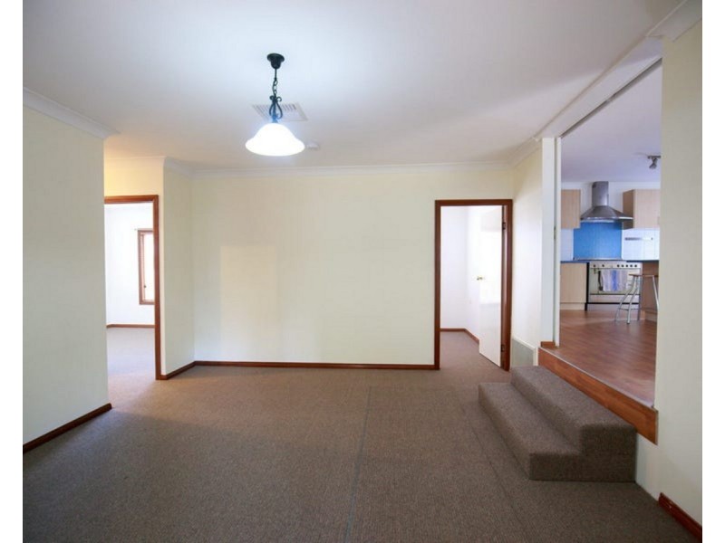 212 Lake Albert Road, Kooringal NSW 2650