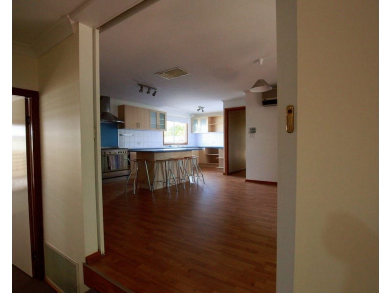 212 Lake Albert Road, Kooringal NSW 2650