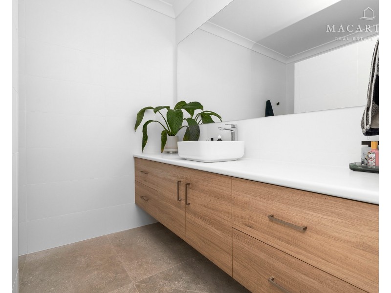 19 Wiveon Street, Gobbagombalin NSW 2650