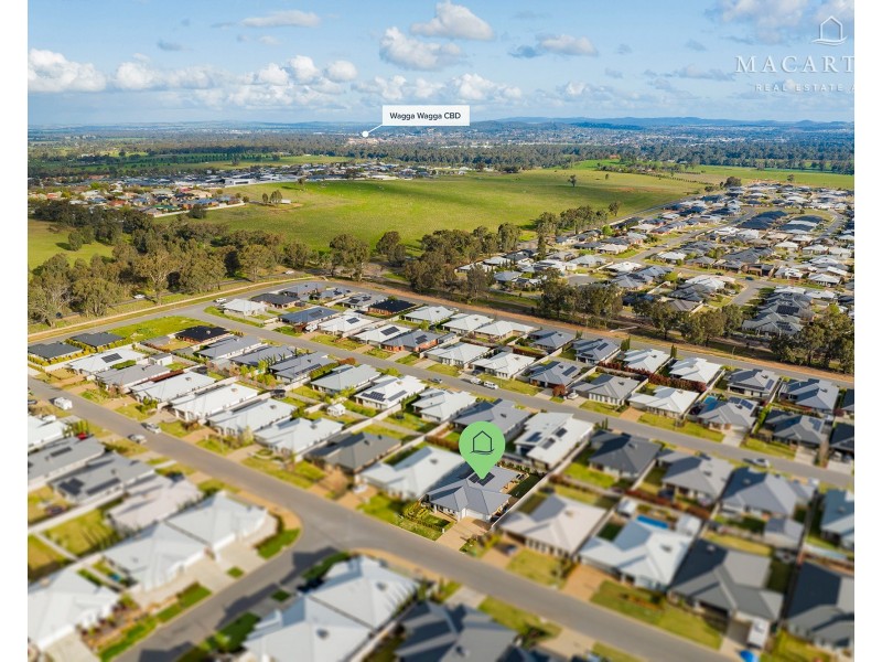 19 Wiveon Street, Gobbagombalin NSW 2650