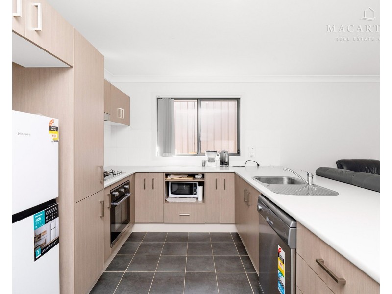 1-2/131 Bradman Drive, Boorooma NSW 2650
