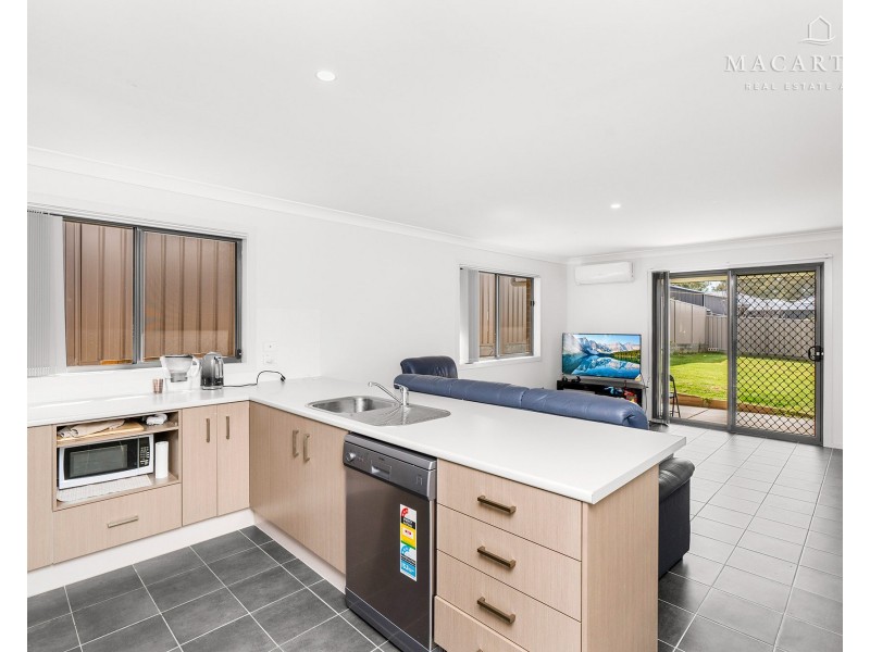 1-2/131 Bradman Drive, Boorooma NSW 2650