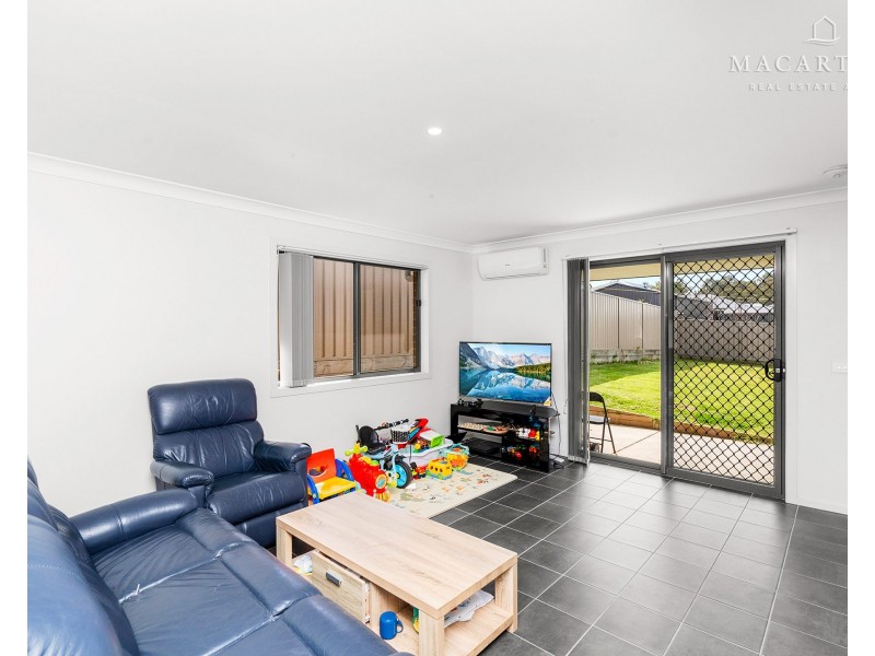 1-2/131 Bradman Drive, Boorooma NSW 2650