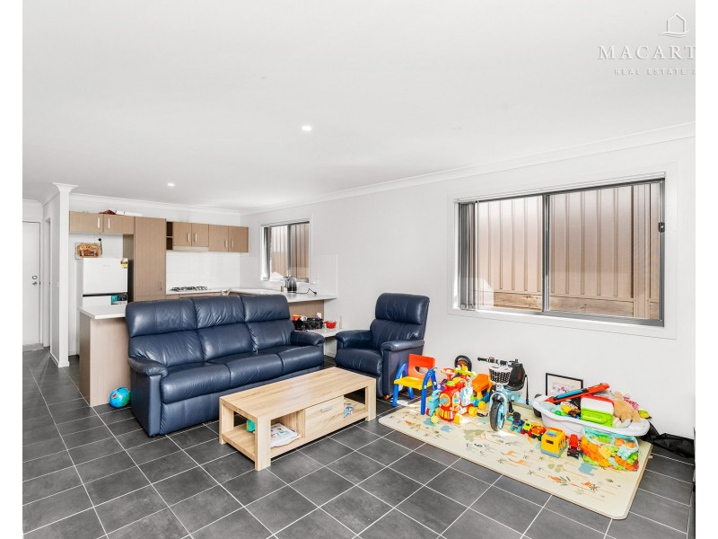 1-2/131 Bradman Drive, Boorooma NSW 2650