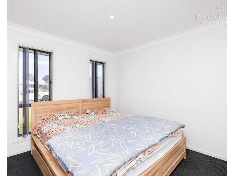 1-2/131 Bradman Drive, Boorooma NSW 2650