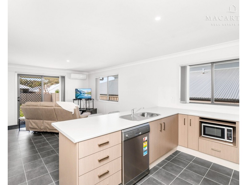1-2/131 Bradman Drive, Boorooma NSW 2650