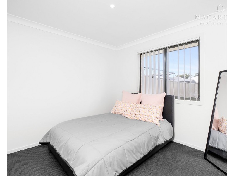 1-2/131 Bradman Drive, Boorooma NSW 2650