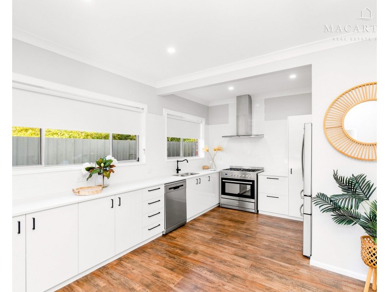 2 Doyle Avenue, Mount Austin NSW 2650