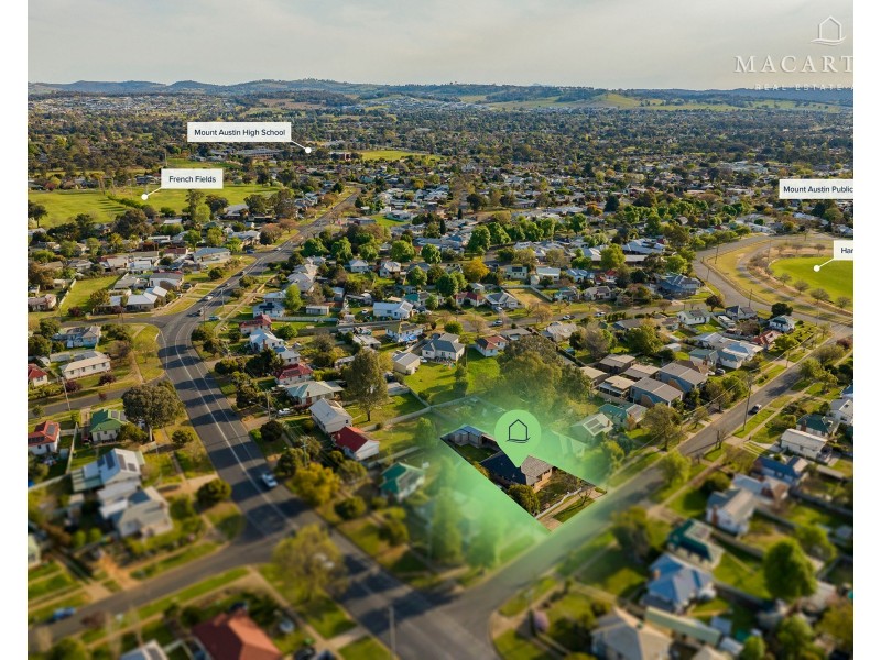 2 Doyle Avenue, Mount Austin NSW 2650