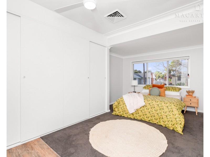 2 Doyle Avenue, Mount Austin NSW 2650