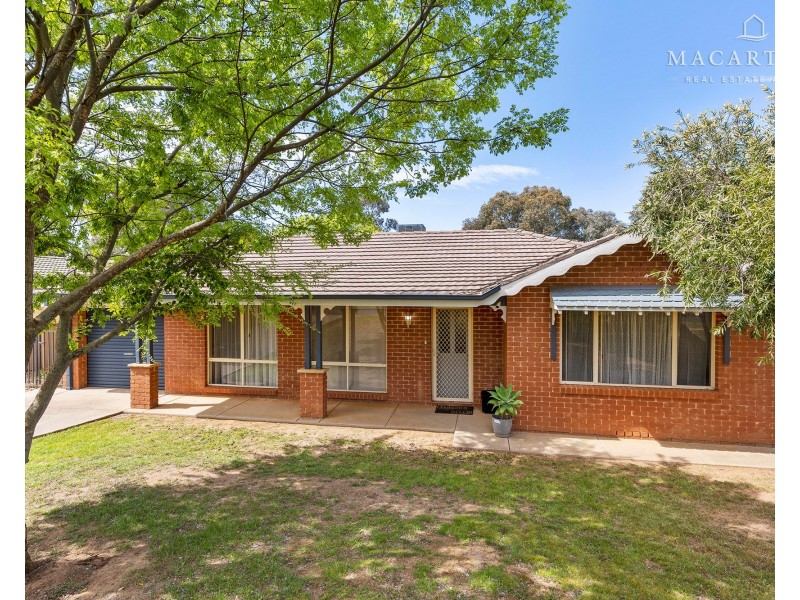 11 Canola Place, Estella NSW 2650