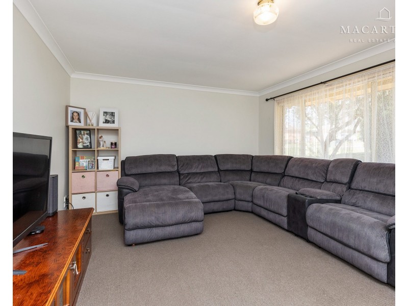 11 Canola Place, Estella NSW 2650