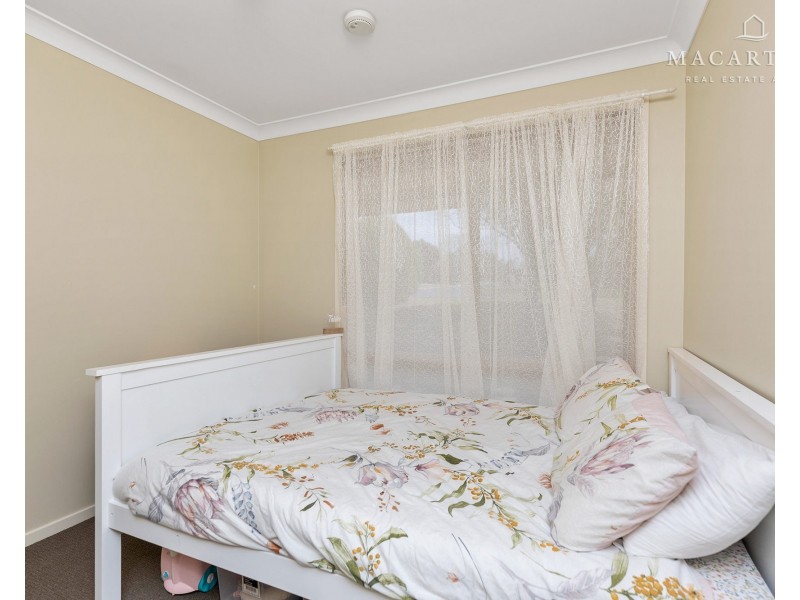 11 Canola Place, Estella NSW 2650