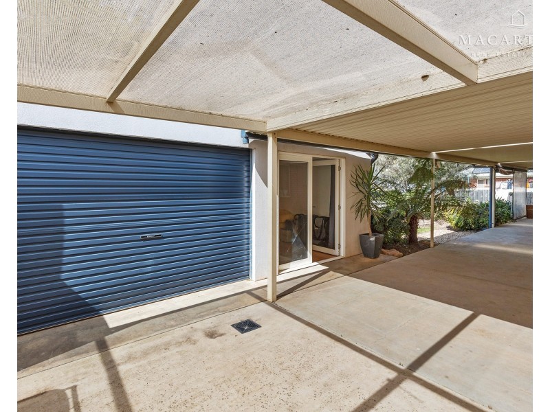 11 Canola Place, Estella NSW 2650