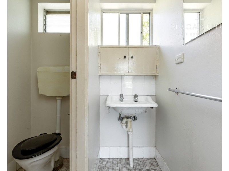 2/151 Lake Albert Road, Kooringal NSW 2650