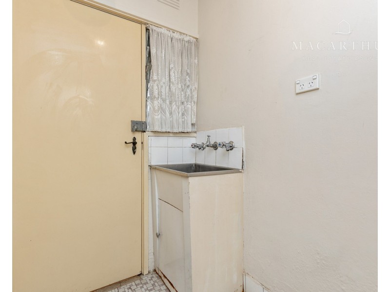 2/151 Lake Albert Road, Kooringal NSW 2650