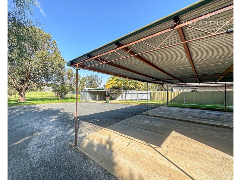 2/201 Lake Albert, Kooringal NSW 2650