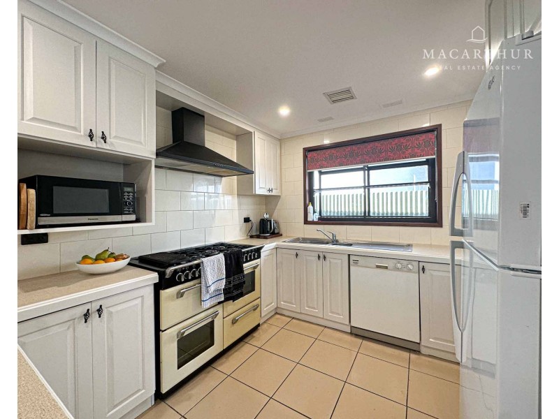 34 Churchill Avenue, Wagga Wagga NSW 2650