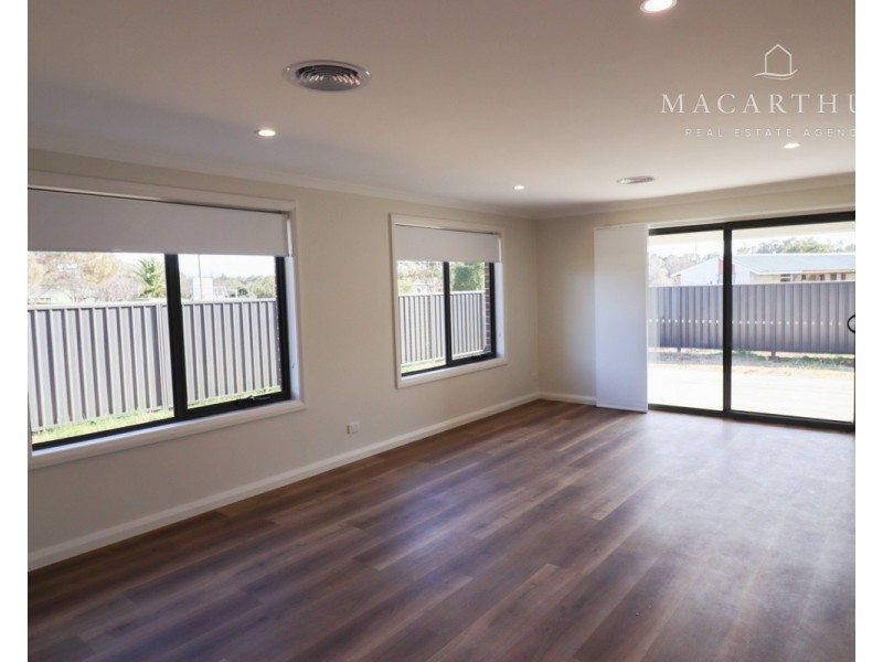 24 Urana Street, The Rock NSW 2655