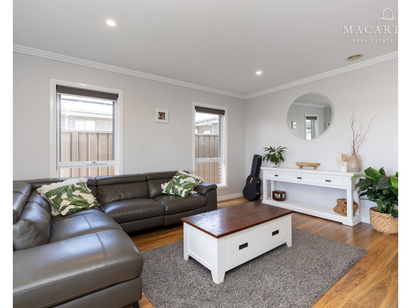 11 Whitten Avenue, Boorooma NSW 2650