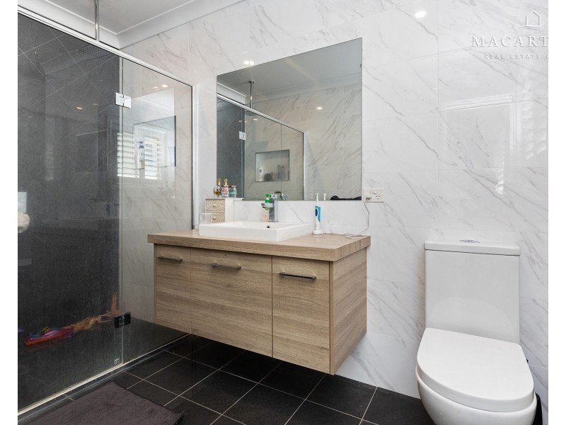 11 Whitten Avenue, Boorooma NSW 2650