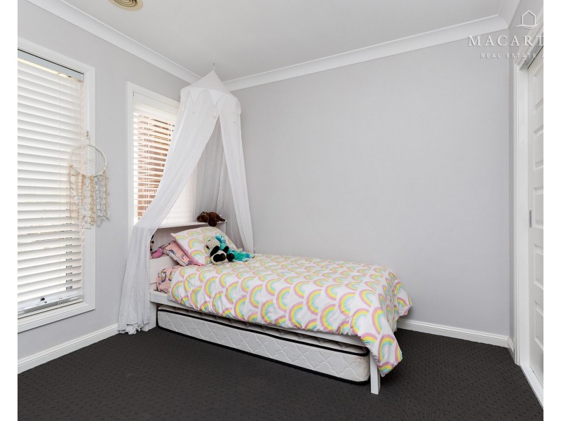11 Whitten Avenue, Boorooma NSW 2650
