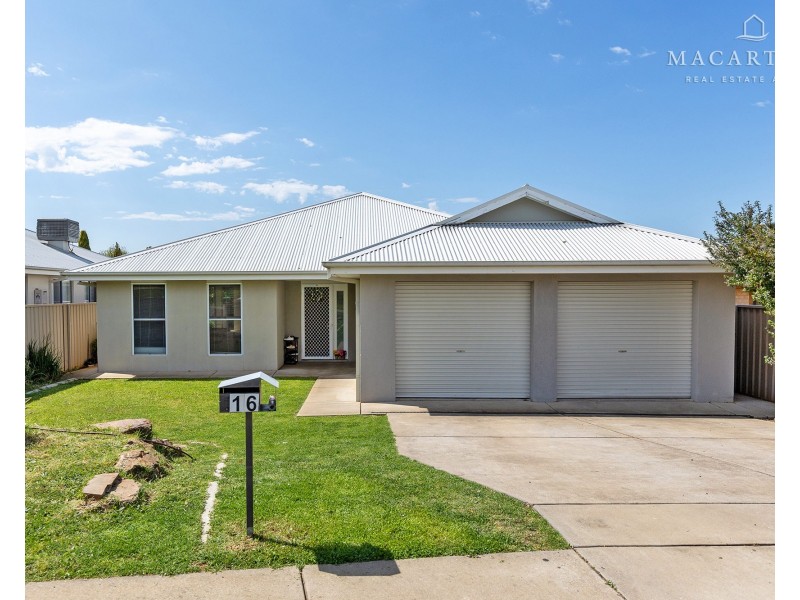 16 Bindari Avenue, Glenfield Park NSW 2650