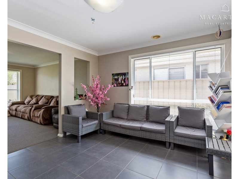 16 Bindari Avenue, Glenfield Park NSW 2650