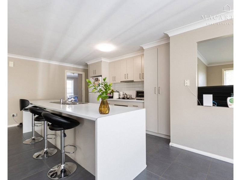 16 Bindari Avenue, Glenfield Park NSW 2650