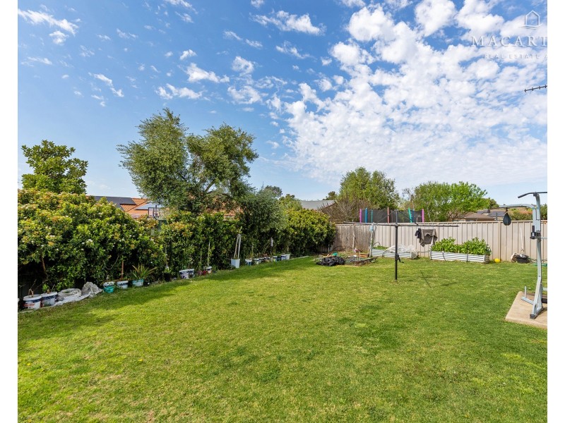 16 Bindari Avenue, Glenfield Park NSW 2650