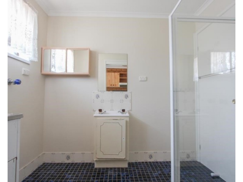 2/2 Swan Street, Ashmont NSW 2650