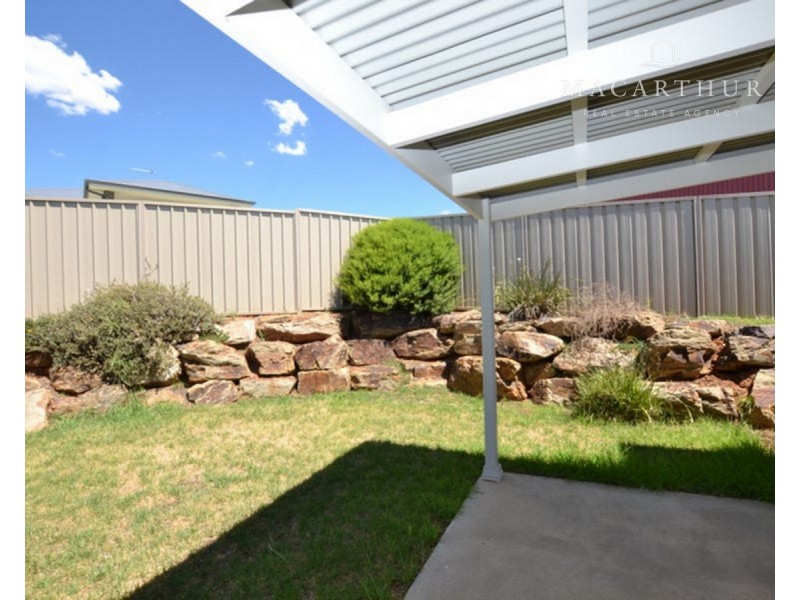 3/15 Murndal Place, Bourkelands NSW 2650