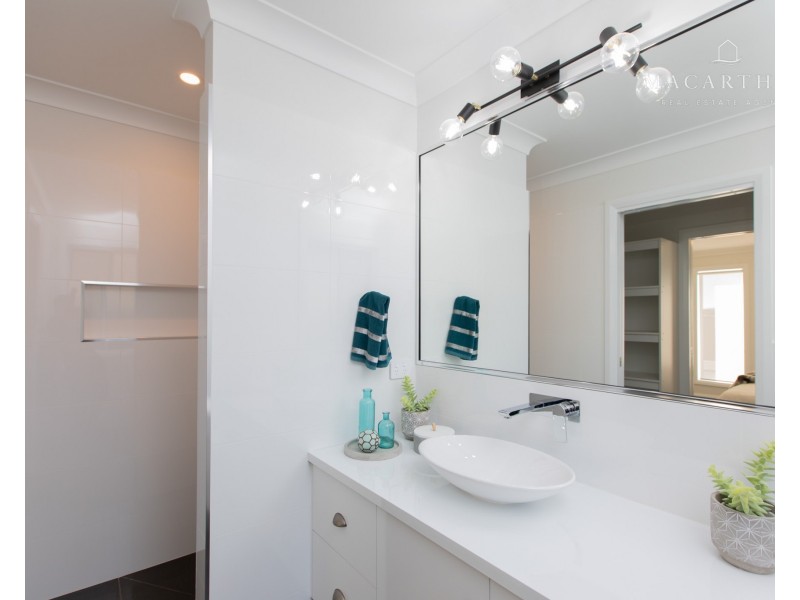 49 Paradise Drive, Gobbagombalin NSW 2650