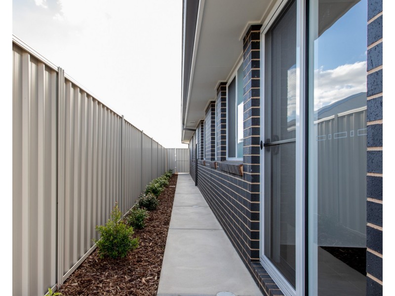 49 Paradise Drive, Gobbagombalin NSW 2650