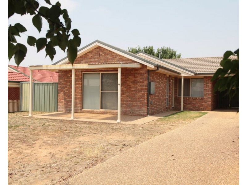 4 Clipper Way, Estella NSW 2650