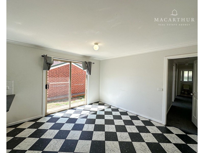 4 Clipper Way, Estella NSW 2650