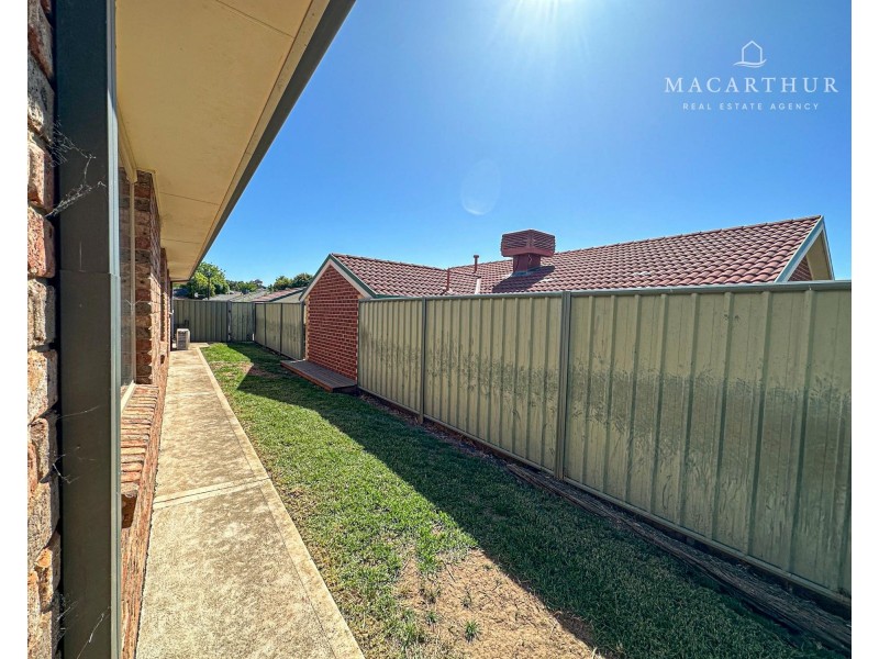 4 Clipper Way, Estella NSW 2650