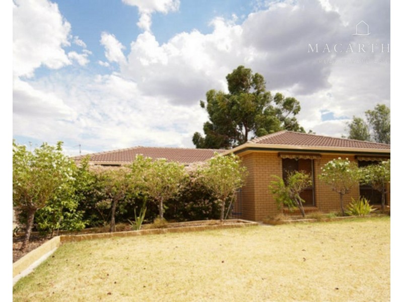 15 Matheson Place, Estella NSW 2650