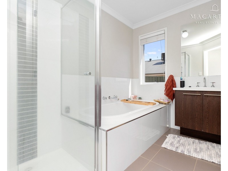 12 Paperbark Drive, Forest Hill NSW 2651