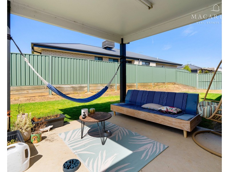 12 Paperbark Drive, Forest Hill NSW 2651