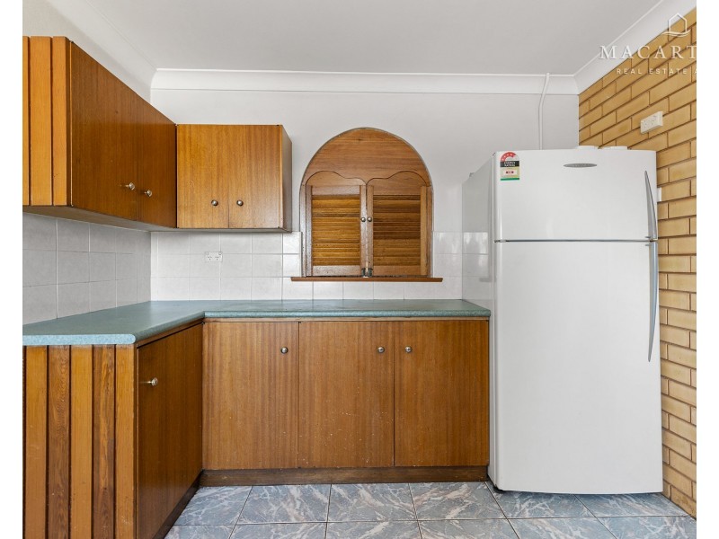 4 Canna Street, Kooringal NSW 2650