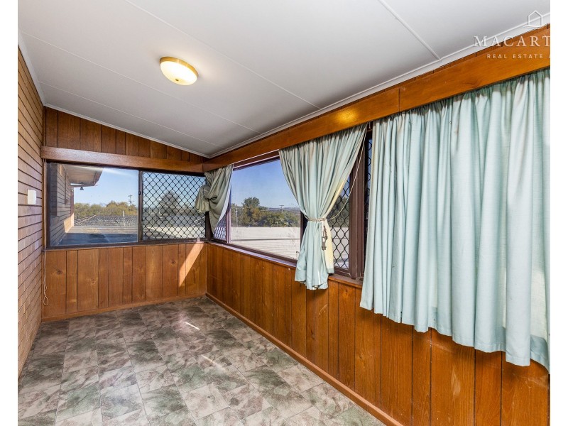 4 Canna Street, Kooringal NSW 2650