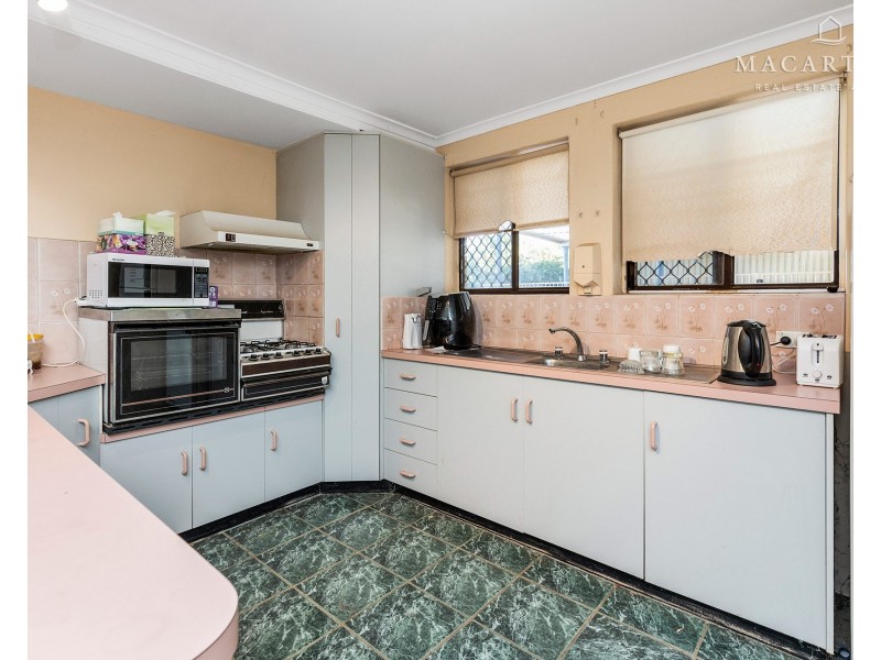 4 Canna Street, Kooringal NSW 2650