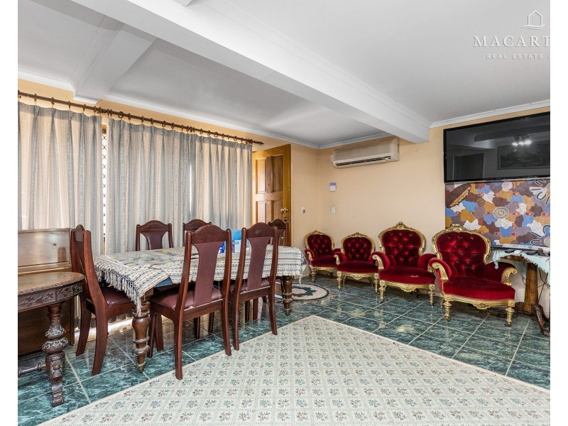 4 Canna Street, Kooringal NSW 2650