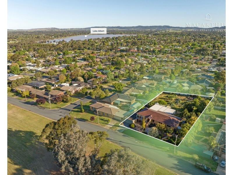 4 Canna Street, Kooringal NSW 2650