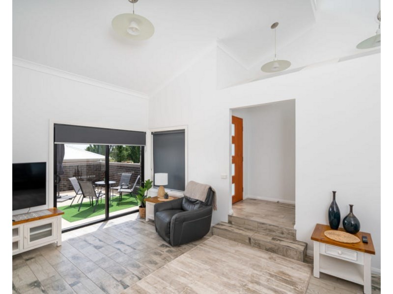 8A Balala Crescent, Bourkelands NSW 2650
